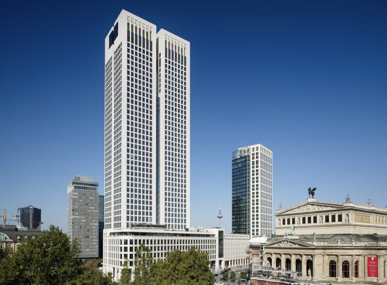 Oben im 41. Stockwerk des Frankfurter Opernturms residiert neben BlackRock auch die Publity AG des Thomas Olek